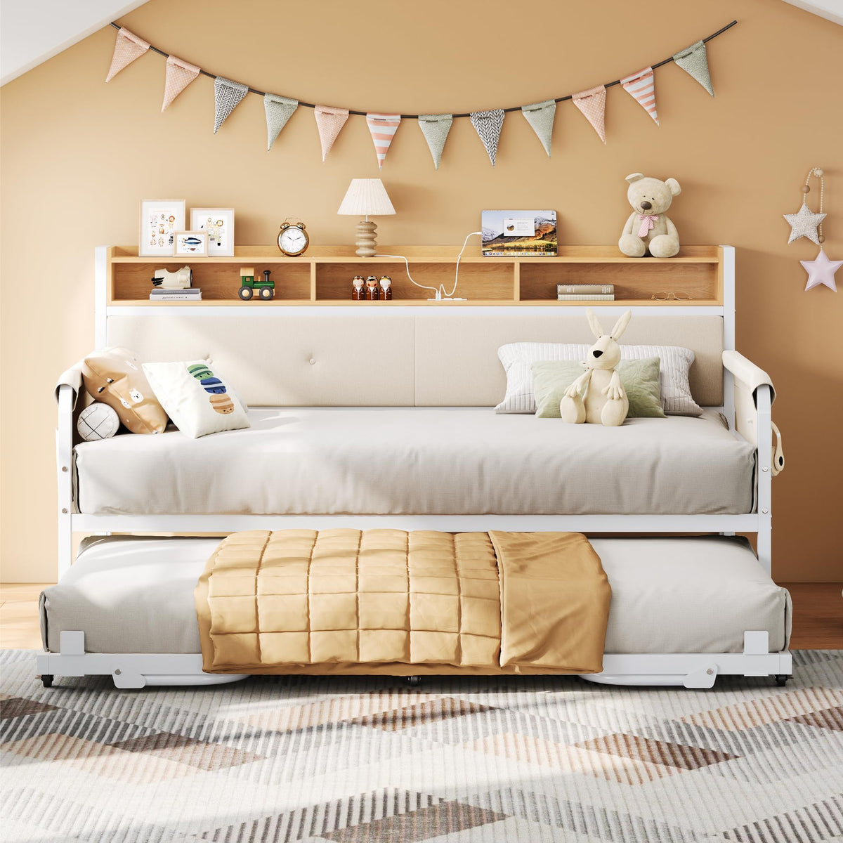 White Daybed with Trundle A397834